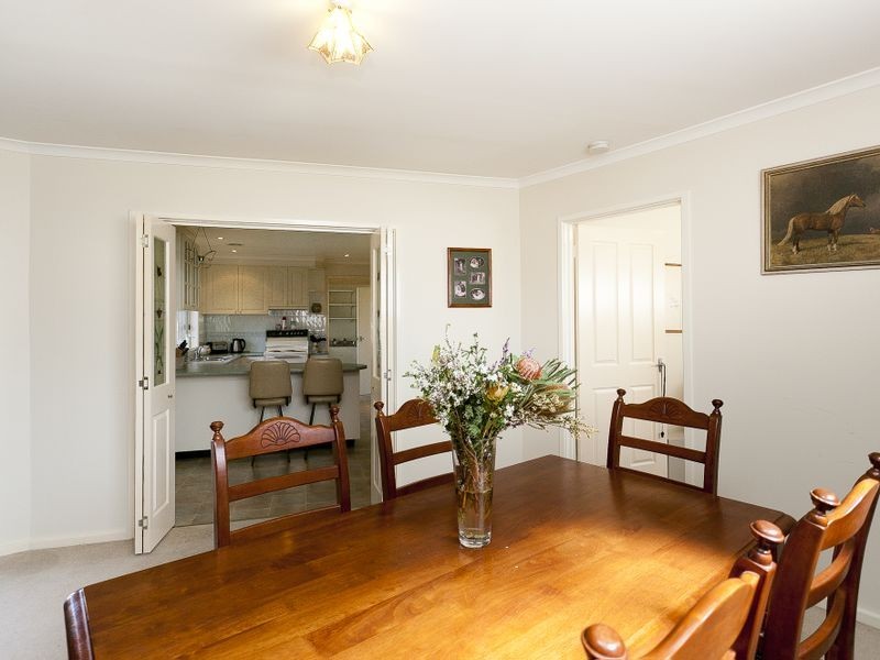 10 Yambina Crescent, Waramanga ACT 2611