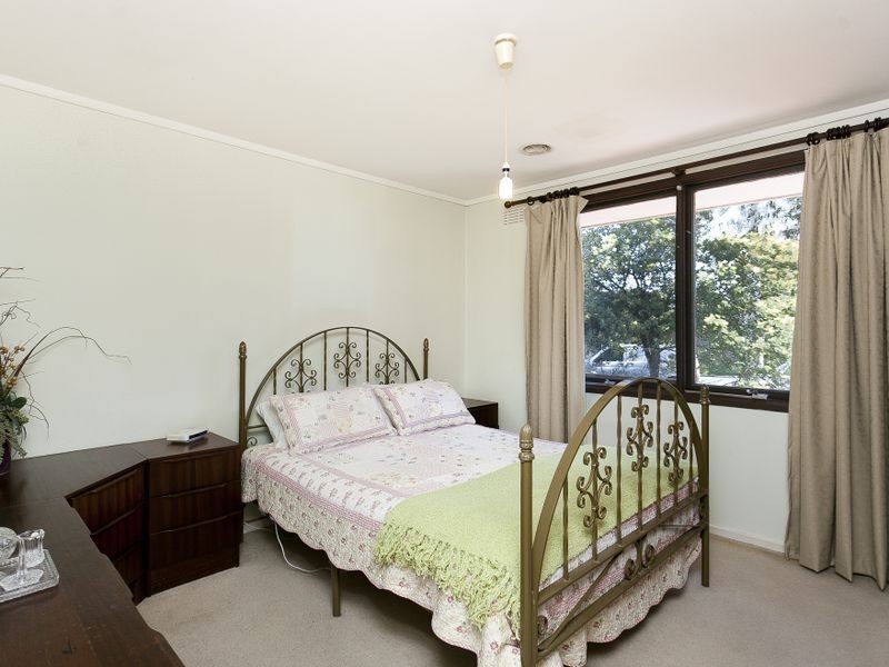10 Yambina Crescent, Waramanga ACT 2611