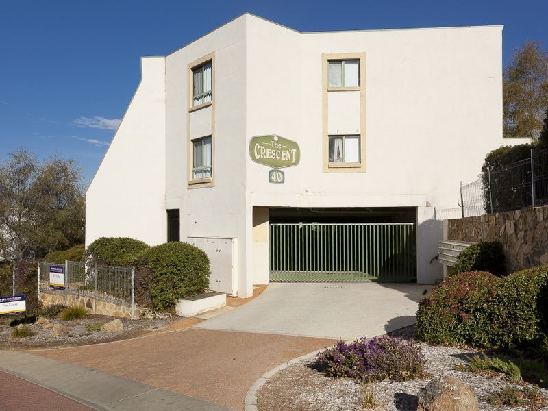 33/40 Leahy Close, Narrabundah ACT 2604