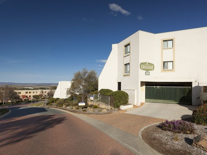 33/40 Leahy Close, Narrabundah ACT 2604