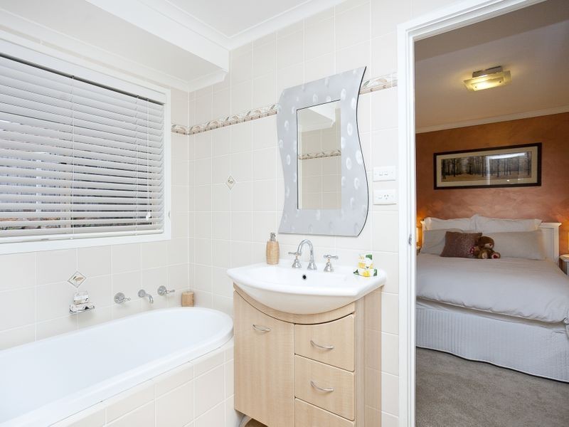 25 Ebenezer Street, Bonython ACT 2905
