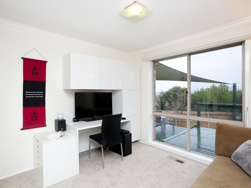 25 Ebenezer Street, Bonython ACT 2905
