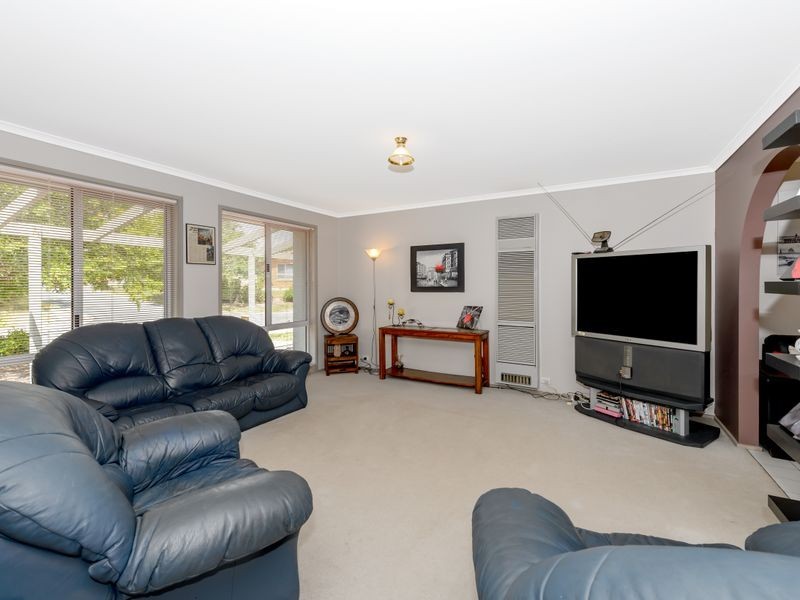 6 Bastow Circuit, Banks ACT 2906