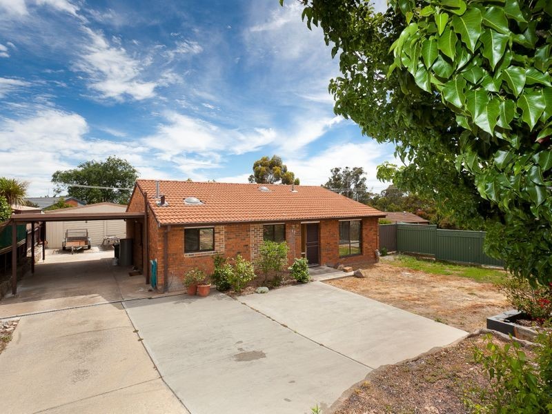 17 Curnow Place, Chisholm ACT 2905