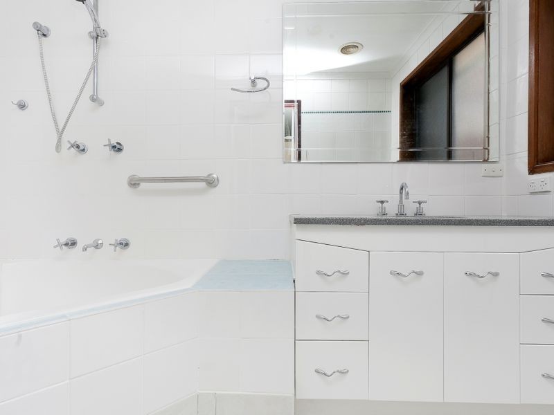 17 Curnow Place, Chisholm ACT 2905