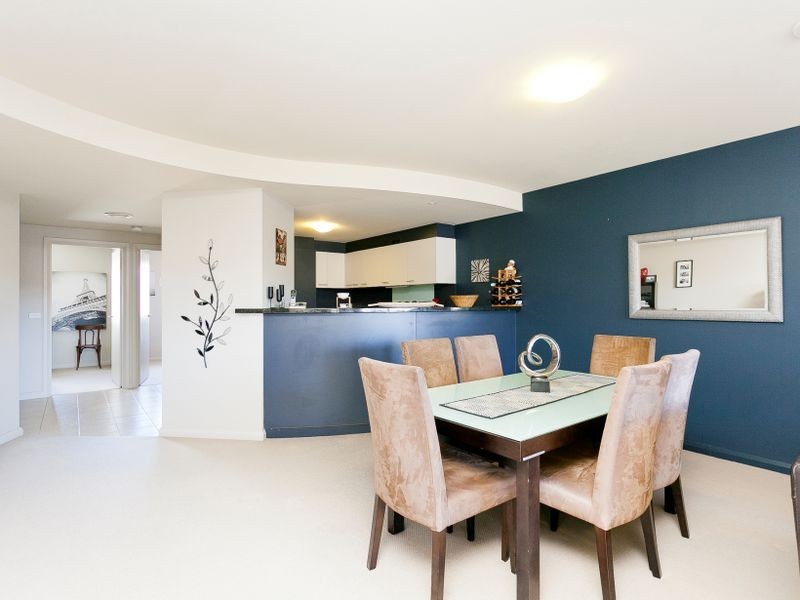 13/2 Eldridge Crescent, Garran ACT 2605