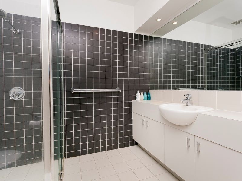 13/2 Eldridge Crescent, Garran ACT 2605