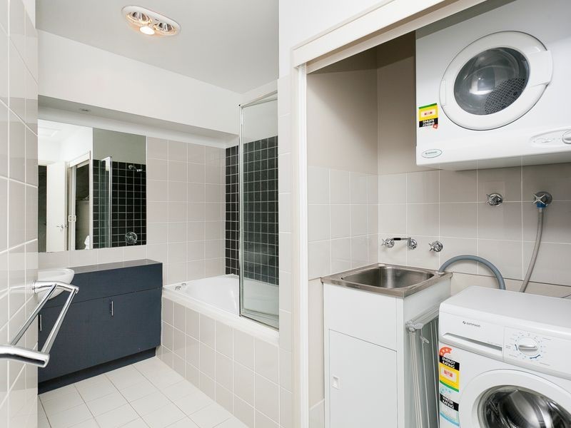 13/2 Eldridge Crescent, Garran ACT 2605