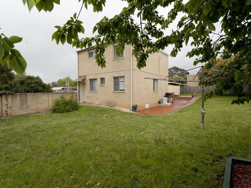 2 Jenner Court, Wanniassa ACT 2903