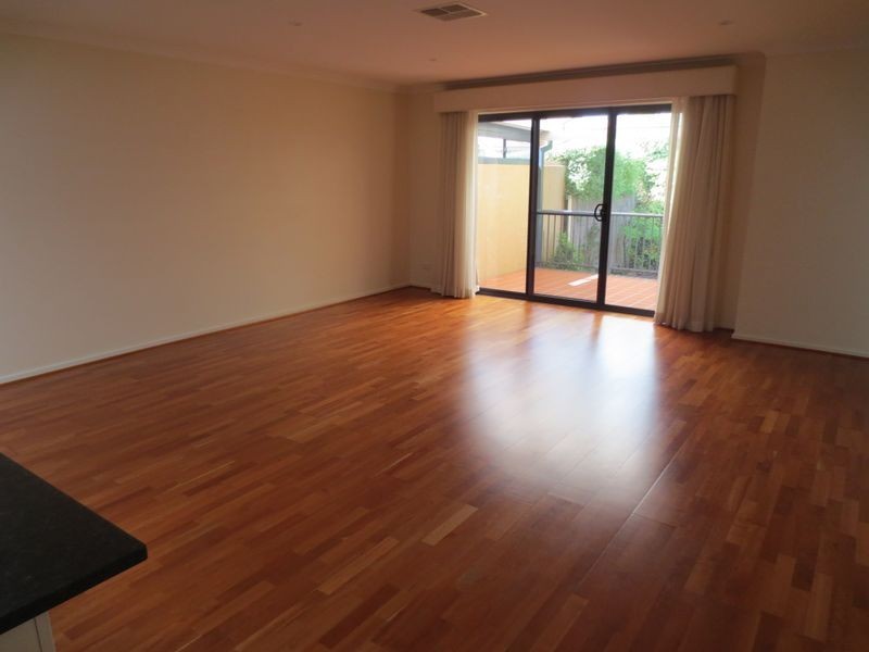 4/113 Mortimer Lewis Drive, Greenway ACT 2900