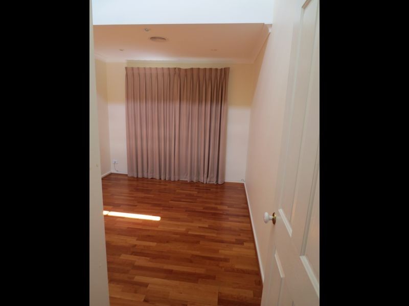 4/113 Mortimer Lewis Drive, Greenway ACT 2900