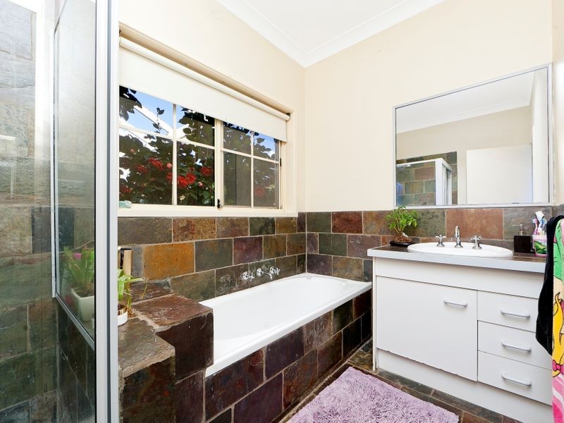 4 Kingscote Crescent, Bonython ACT 2905