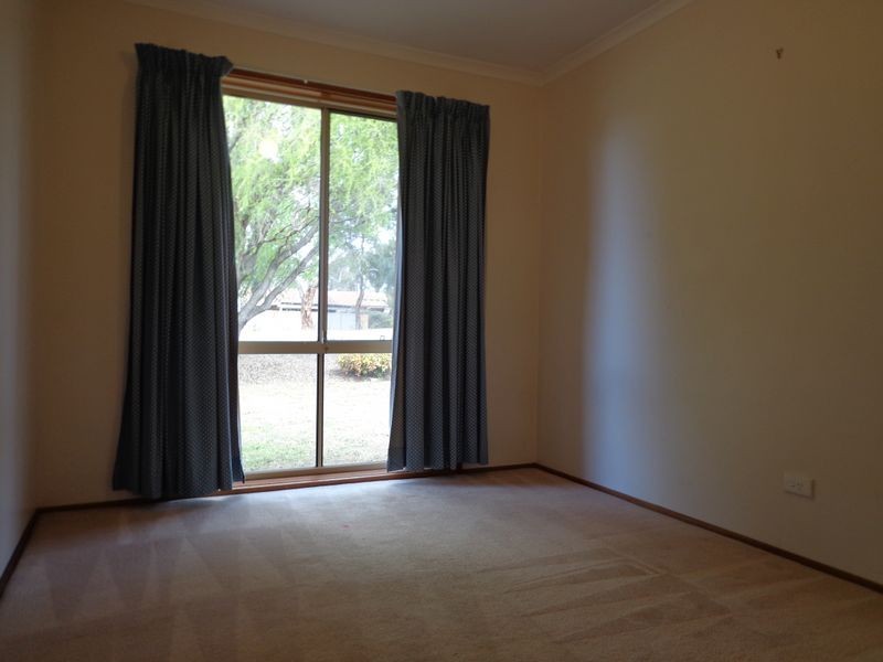 4 Steffanoni Circuit, Monash ACT 2904