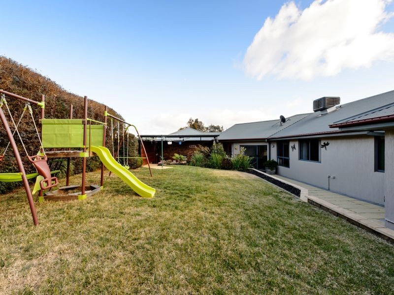 2 Glenora Court, Jerrabomberra NSW 2619
