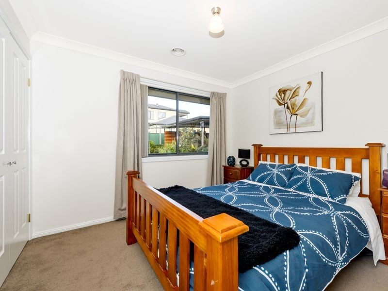 2 Glenora Court, Jerrabomberra NSW 2619