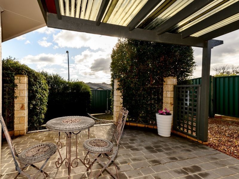 2 Glenora Court, Jerrabomberra NSW 2619