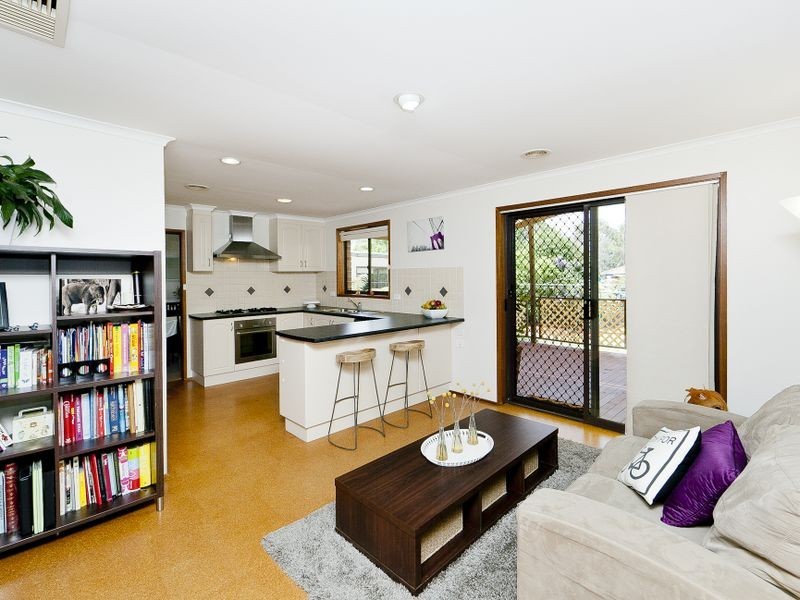 8 Rickard Place, Gowrie ACT 2904