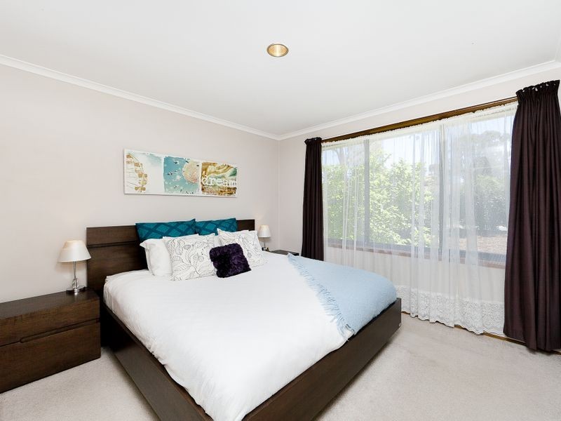 8 Rickard Place, Gowrie ACT 2904