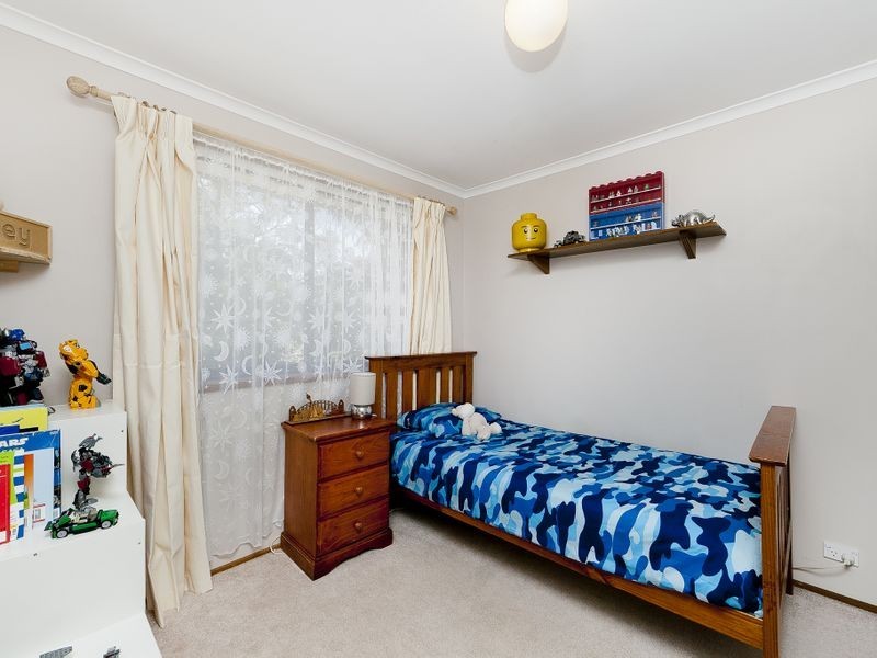 8 Rickard Place, Gowrie ACT 2904