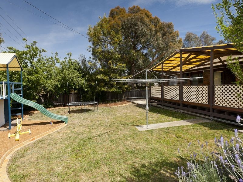 8 Rickard Place, Gowrie ACT 2904