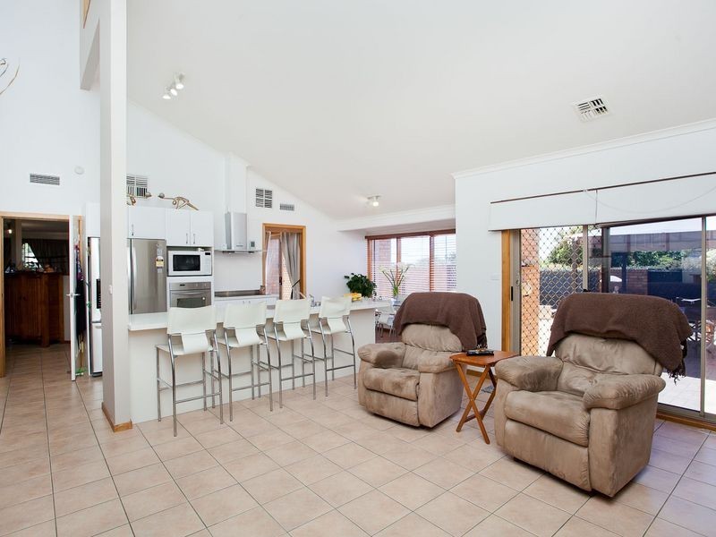 2 McKeown Place, Banks ACT 2906