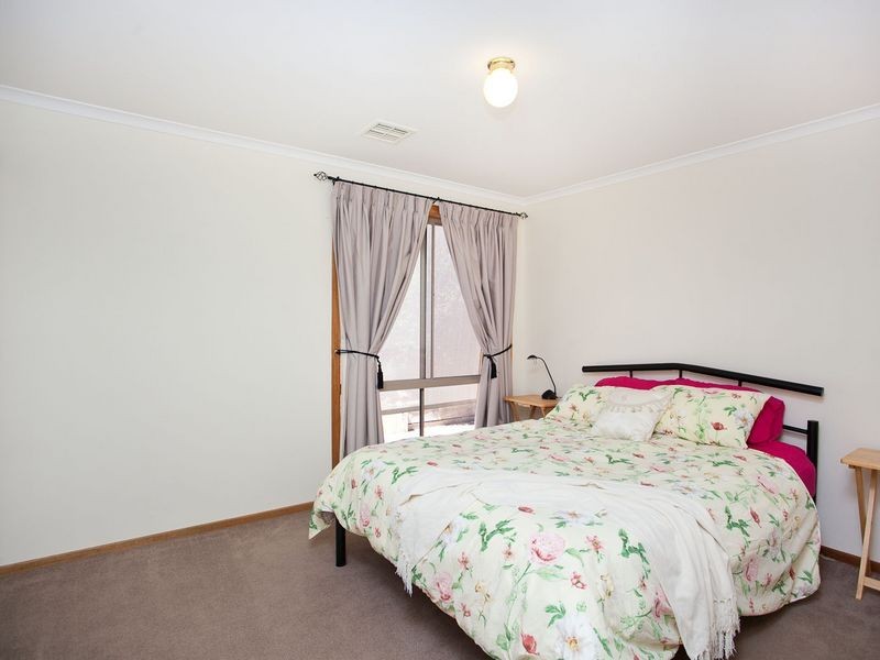 2 McKeown Place, Banks ACT 2906