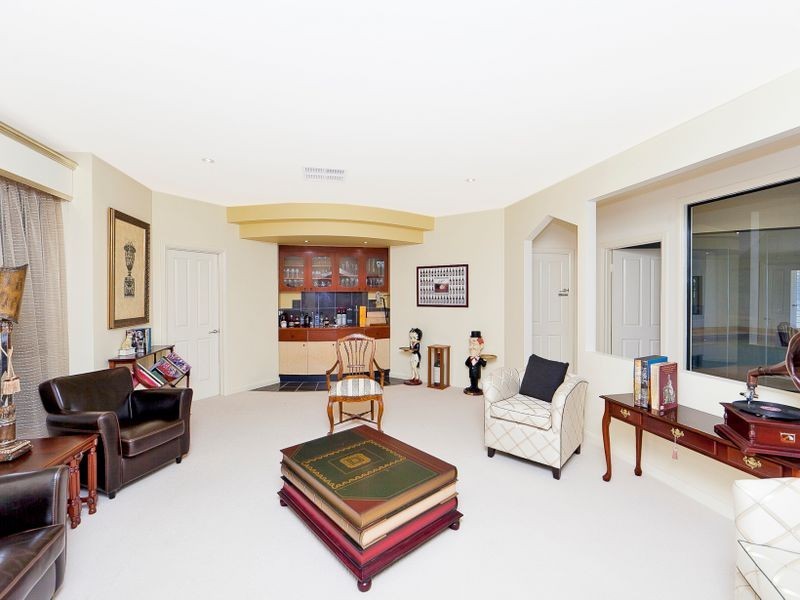 8 Alexandra Street, Hall ACT 2618