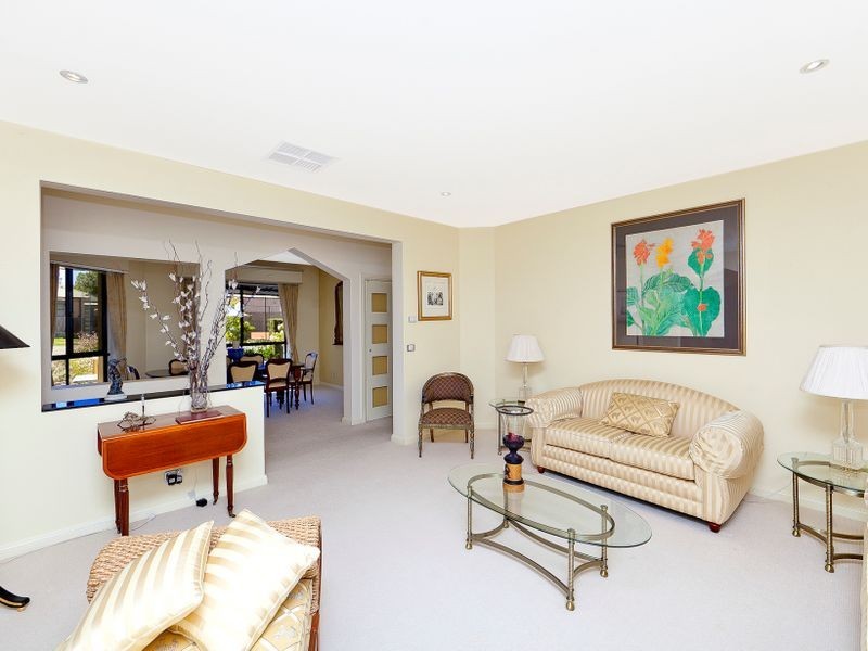 8 Alexandra Street, Hall ACT 2618