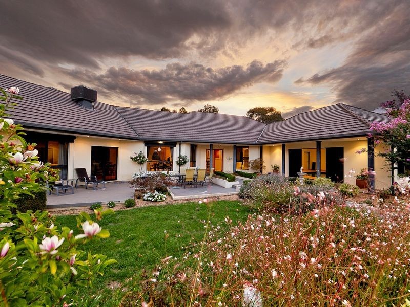 8 Alexandra Street, Hall ACT 2618