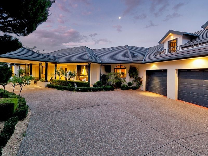 8 Alexandra Street, Hall ACT 2618