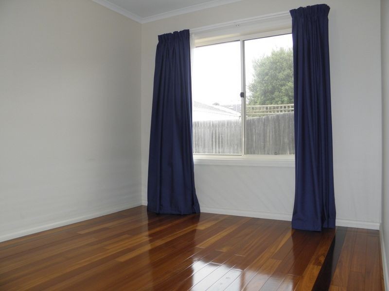 66 McGilvray Close, Gordon ACT 2906