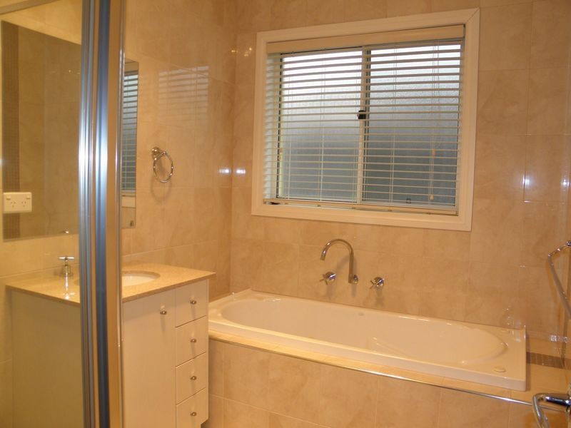 66 McGilvray Close, Gordon ACT 2906