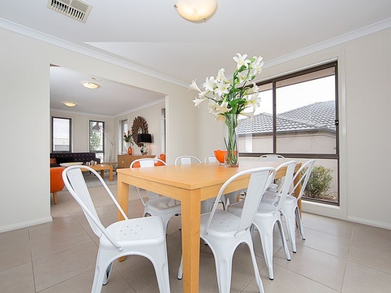 12 Eric De Salis Street, Macgregor ACT 2615