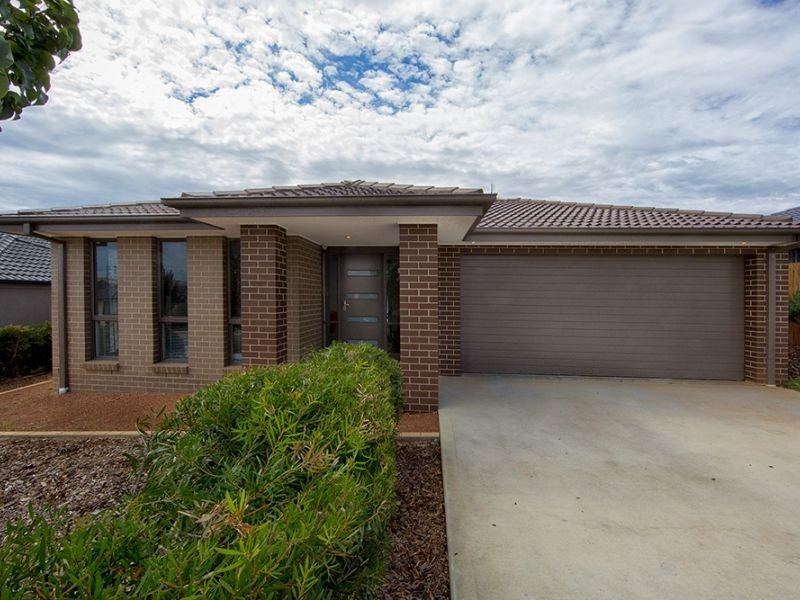 12 Eric De Salis Street, Macgregor ACT 2615