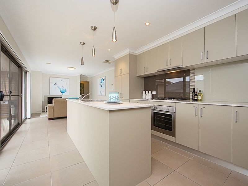 12 Eric De Salis Street, Macgregor ACT 2615