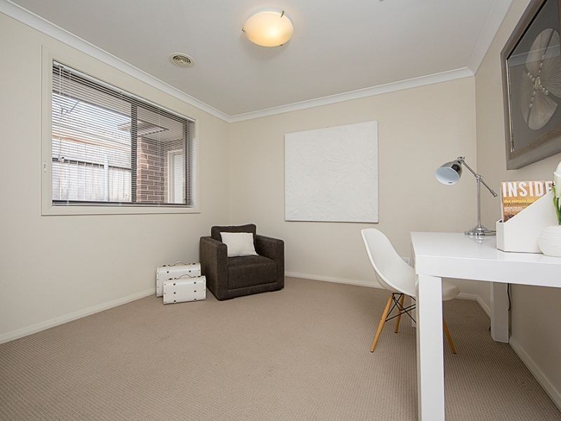 12 Eric De Salis Street, Macgregor ACT 2615