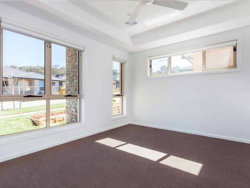 12 Kevin Curtis Crescent, Casey ACT 2913