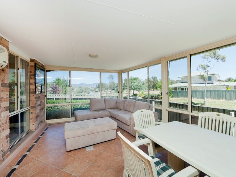 9 Larkin Close, Gordon ACT 2906