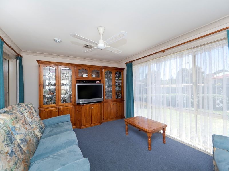 9 Larkin Close, Gordon ACT 2906