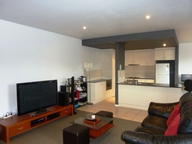 14/2 Eileen Good Street, Greenway ACT 2900