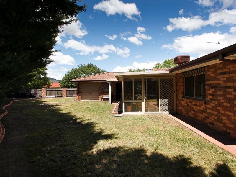 4 Blinkhorn Place, Gordon ACT 2906