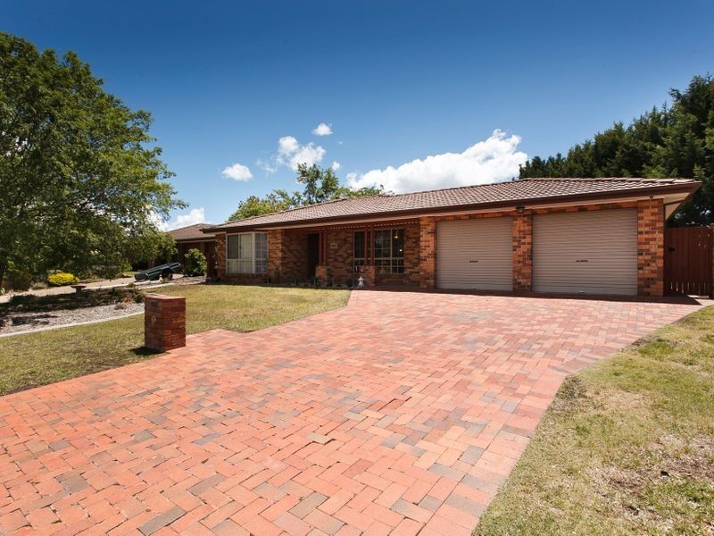 4 Blinkhorn Place, Gordon ACT 2906