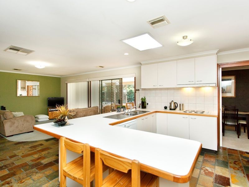 4 Blinkhorn Place, Gordon ACT 2906