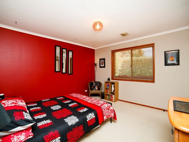 4 Blinkhorn Place, Gordon ACT 2906