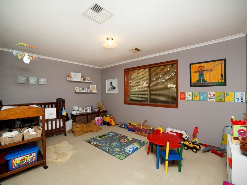 4 Blinkhorn Place, Gordon ACT 2906