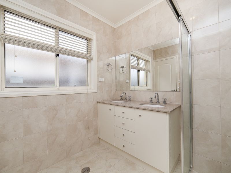 66 McGilvray Close, Gordon ACT 2906