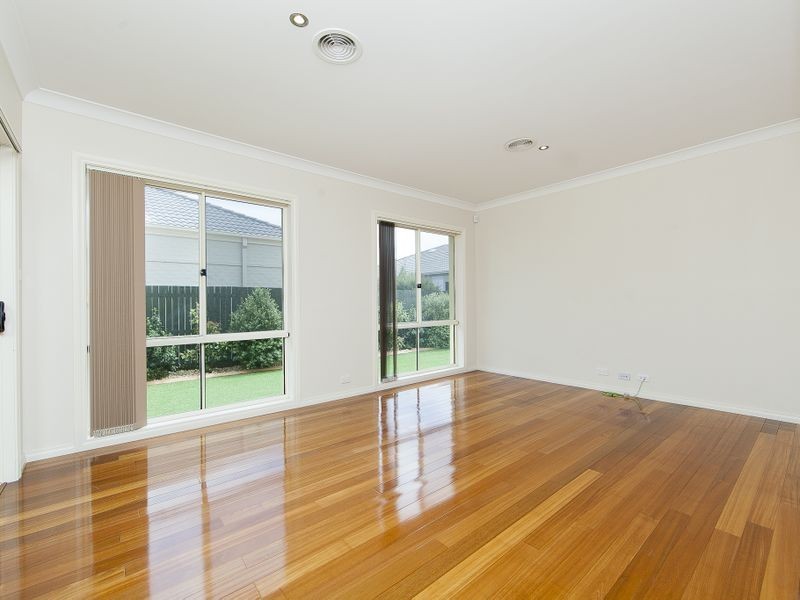 66 McGilvray Close, Gordon ACT 2906