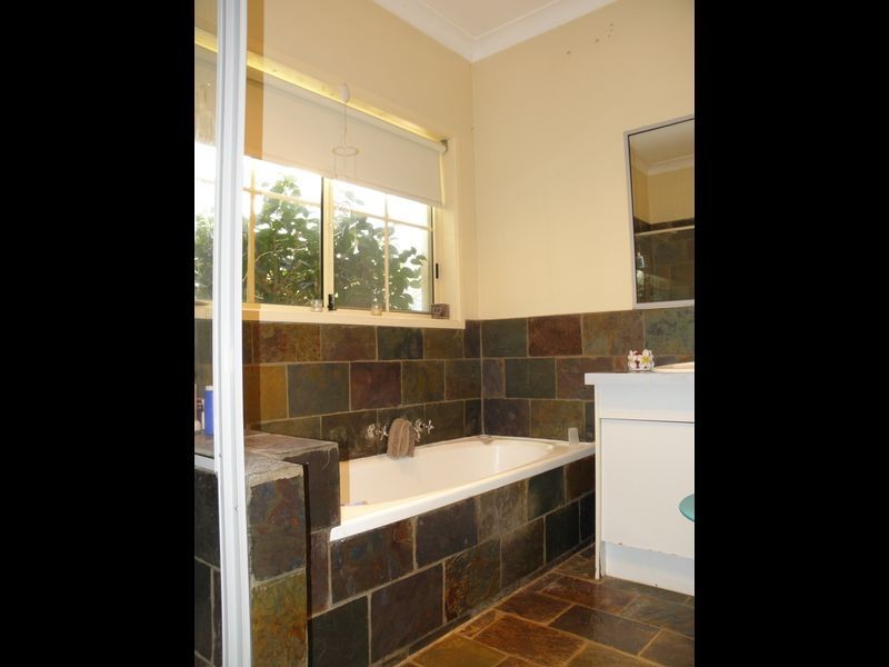 4 Kingscote Crescent, Bonython ACT 2905