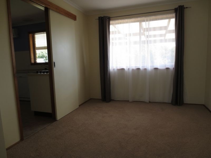 27 Tewksbury Crescent, Theodore ACT 2905
