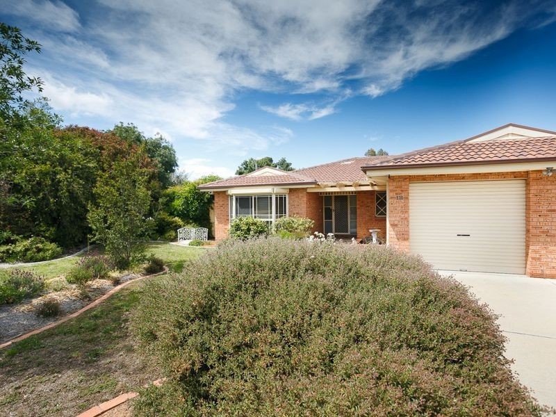 18 Gabriel Drive, Jerrabomberra NSW 2619